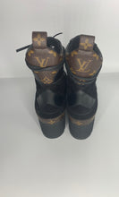 Load image into Gallery viewer, Louis Vuitton Laureate Platform Desert Boots